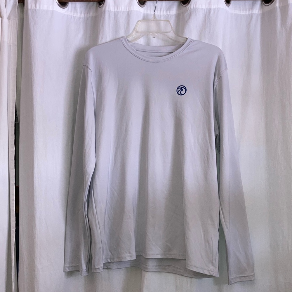 Vapor apparel light gray long sleeve shirt